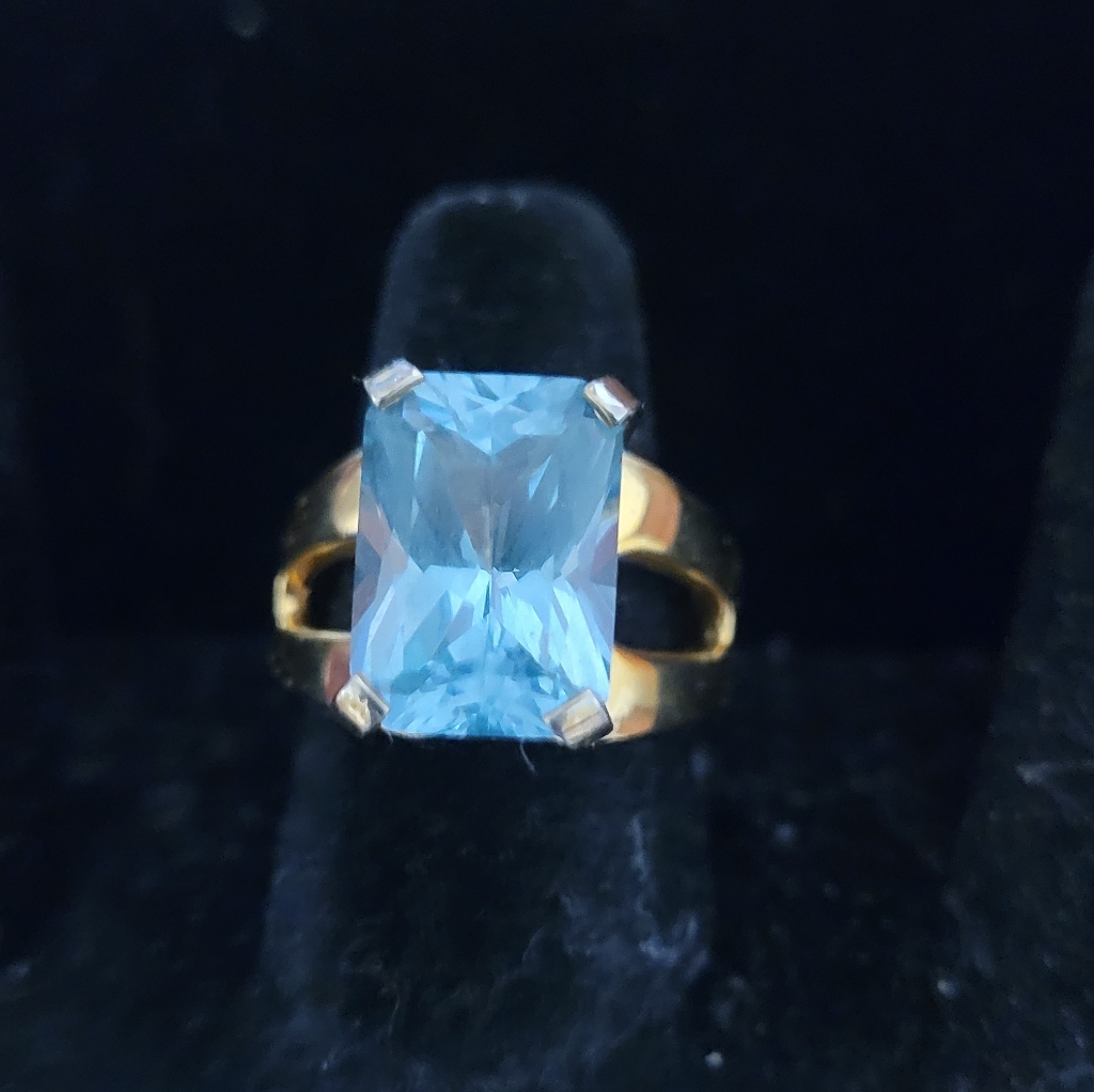Technibond Gold Ring With Blue Gemstone Simulated Sea Foam 30$
